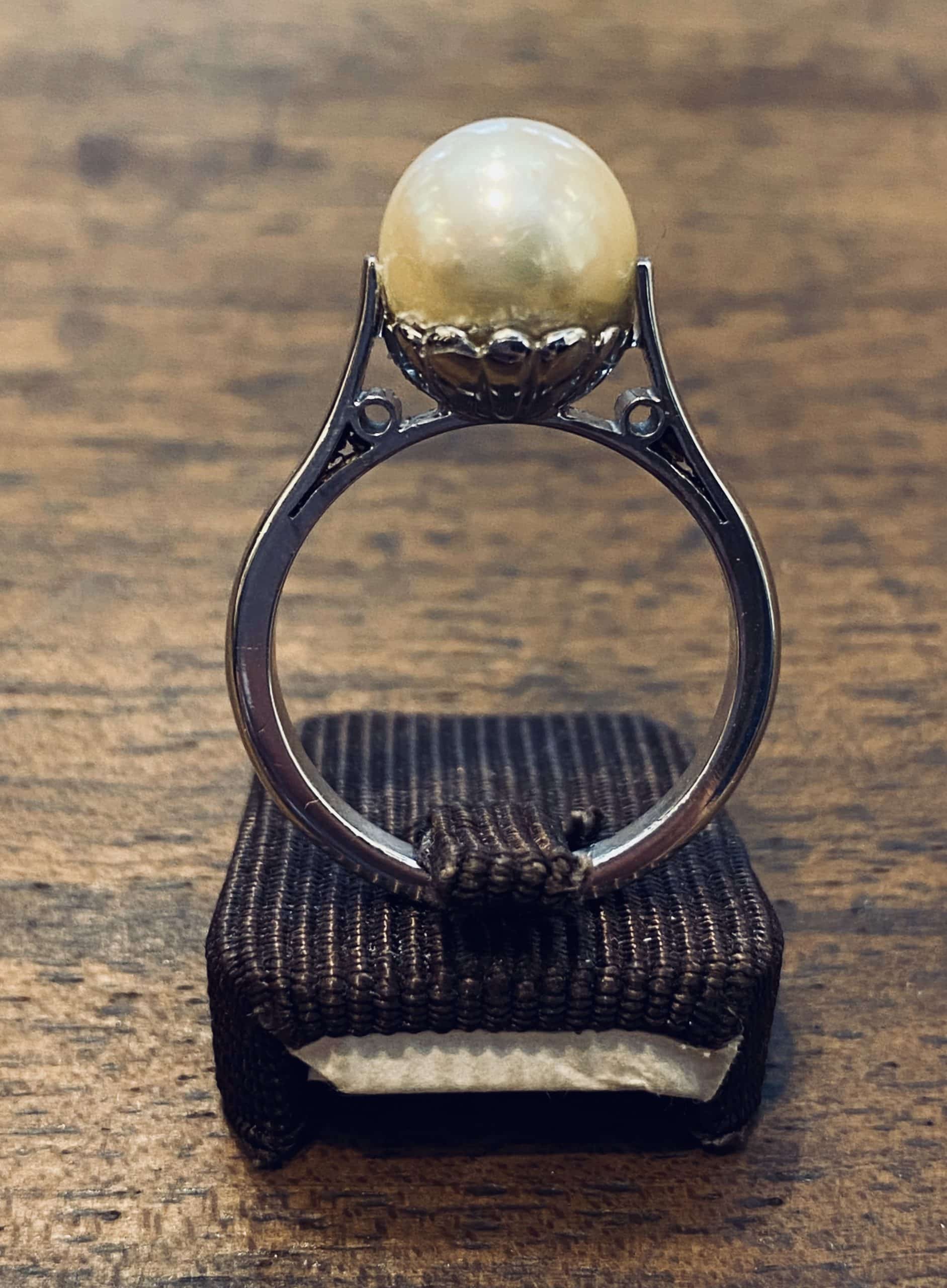 Bague d occasion or blanc et perle de culture Dorkel
